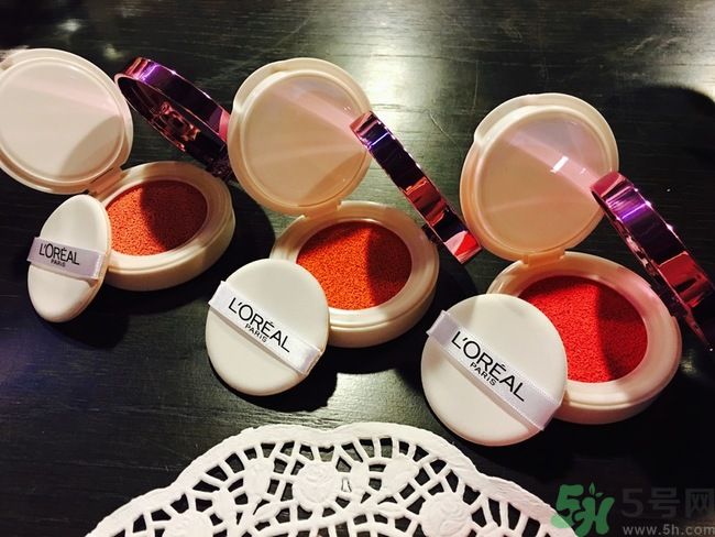 巴黎欧莱雅奇焕光采水光空气轻垫腮红真假辨别图，怎么样  巴黎欧莱雅 欧莱雅轻垫腮红真假 欧莱雅轻垫腮红怎么样 呼吸37度 第5张