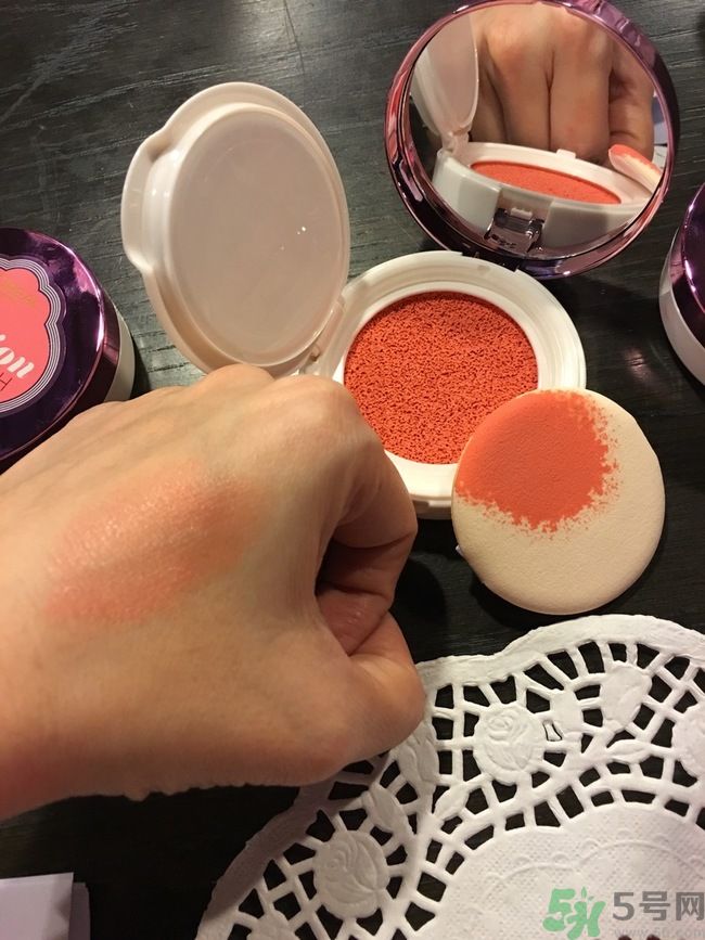 巴黎欧莱雅奇焕光采水光空气轻垫腮红真假辨别图，怎么样  巴黎欧莱雅 欧莱雅轻垫腮红真假 欧莱雅轻垫腮红怎么样 呼吸37度 第6张