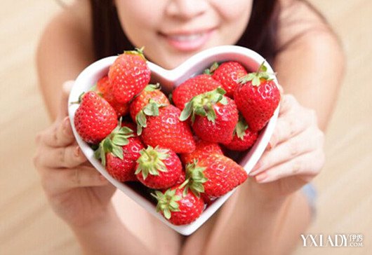 吃那些水果美白又护肤，女生最爱吃的滋养肌肤水果