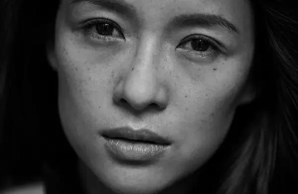 女人什么原因导致长斑，色斑形成的原因有哪些  色斑淡斑 第2张