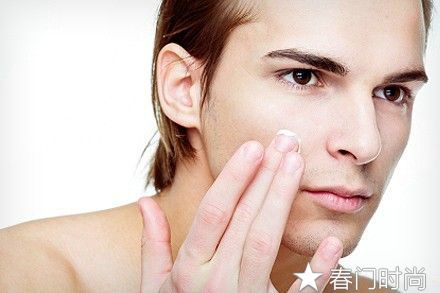 颜值时代，男人越来越注重护肤保养