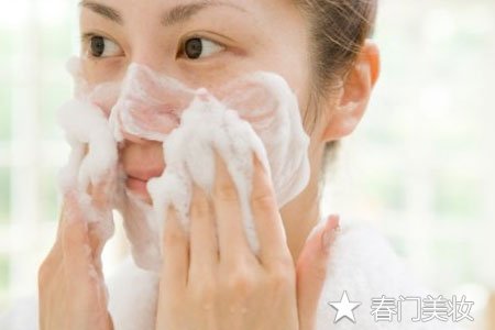 洗面奶的正确用法，你用对了吗，