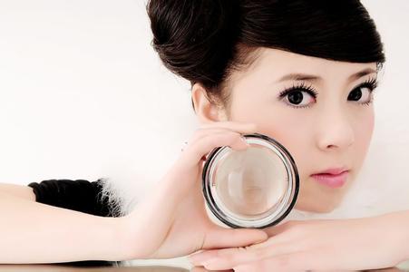 当妈的注意了，看看哪些护肤品你们不能用