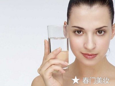 肌肤保湿补水的关键，让你永远年轻下去