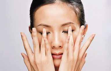 5个眼部护理小绝招让你的年龄成为秘密