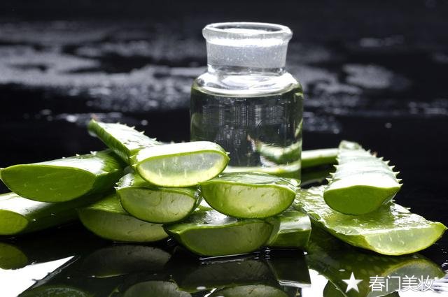 祛痘不用东奔西跑，芦荟其实效果最好