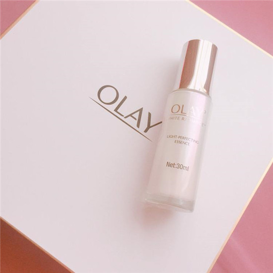 美白补水哪个护肤品好，水嫩亮白的肌肤让你独具魅力