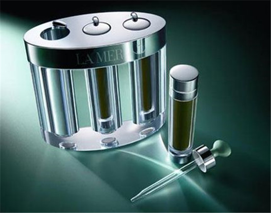 时尚《COSMO》发布，值得收藏的好用护肤品排行前十名