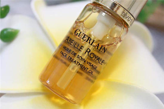 时尚《CO**O》发布,值得收藏的好用护肤品排行前十名 护肤品排行榜 第2张 时尚《CO**O》发布,值得收藏的好用护肤品排行前十名 护肤品排行榜 第2张