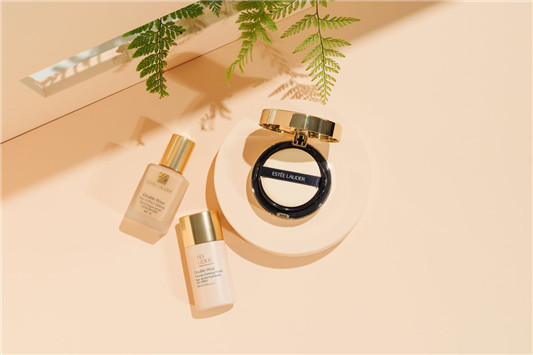 雅诗兰黛「粉持久底妆超前部署包」长效持妆与遮瑕力