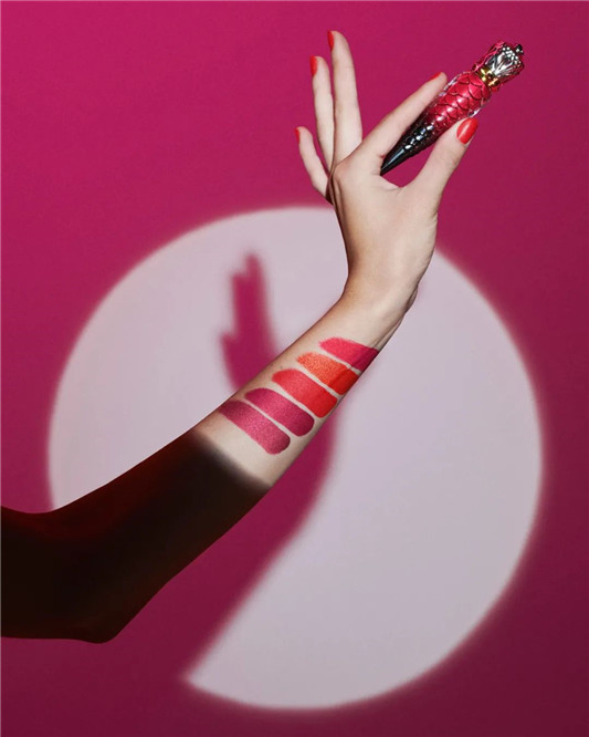 Christian Louboutin女王权杖全新哑光唇釉上市  唇釉 第5张