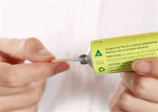 戴口罩下巴长一堆疙瘩怎么办  戴口罩 美白祛黄 第3张