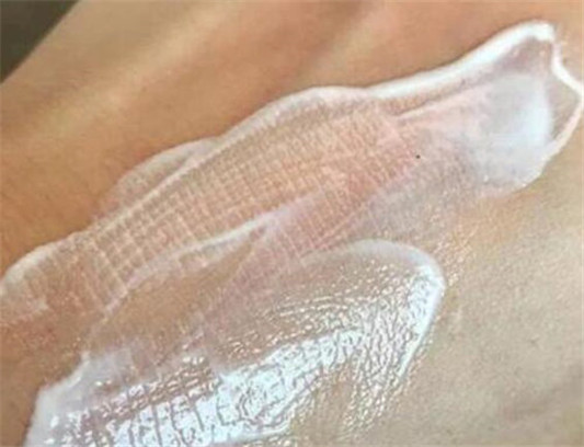 散粉会影响防晒霜的效果吗，散粉还用么