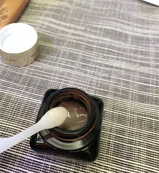 雅诗兰黛小棕瓶使用方法和功效是什么,花了大价钱千万别用错 雅诗兰黛 小棕瓶 第5张 雅诗兰黛小棕瓶使用方法和功效是什么,花了大价钱千万别用错 雅诗兰黛 小棕瓶 第5张