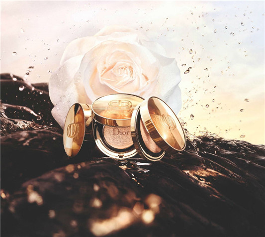 气垫 | Dior Prestige Le Cushion Teint de Rose  新品 第1张