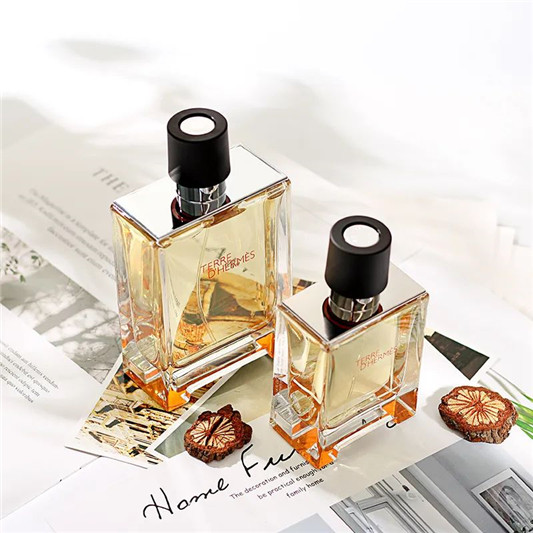 型男必备,最受欢迎的男士香水 香水 男士 第5张 型男必备,最受欢迎的男士香水 香水 男士 第5张