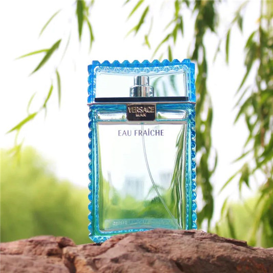 型男必备,最受欢迎的男士香水 香水 男士 第8张 型男必备,最受欢迎的男士香水 香水 男士 第8张