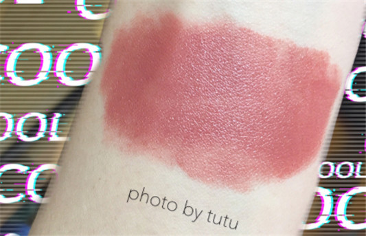 TF黑管新色307和CT stoned rose口红试色对比，究竟哪支更适合黄皮呢  TF 口红 第4张