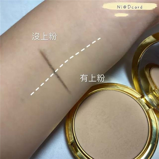 Gucci彩妆，黑管口红复古浆果色620+粉饼心得  GUCCI 口红 唇膏 彩妆 粉饼 第6张