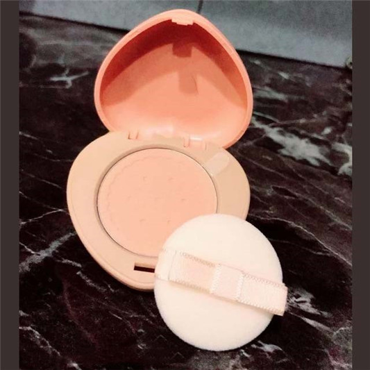 换季入手Etude house新粉饼赞赞  Etude House 粉饼 腮红 第2张