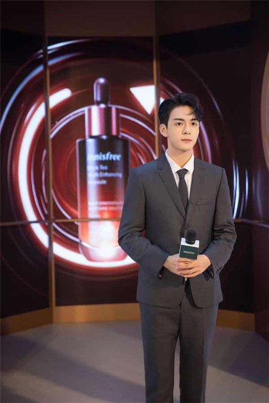 innisfree悦诗风吟快闪店曾舜晞化身一日特工  曾舜晞 天猫 天心 innisfree 资讯 第2张