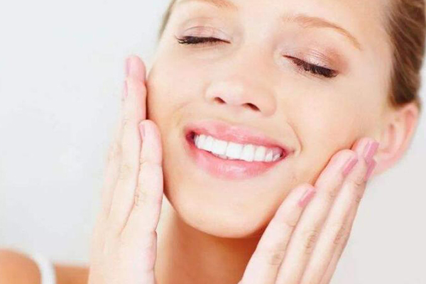 阿芙玫瑰精油使用方法 阿芙 精油 第1张