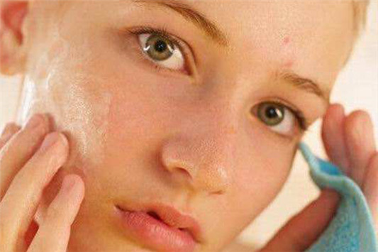 油性皮肤的九大好处 油性皮肤 第1张