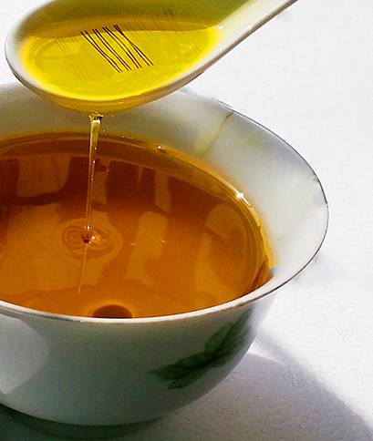 茶油擦脸的美容功效与护肤作用 茶油 茶油擦脸 美妆 第3张