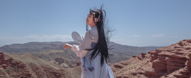 头发毛躁蓬松怎么办 头发 毛躁 蓬松 美妆 第2张