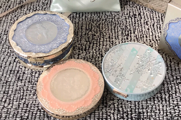 蜜粉的用法有哪些 蜜粉 美妆 第3张 蜜粉的用法有哪些 蜜粉 美妆 第3张