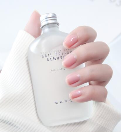 夏天做什么颜色指甲好看，2020受欢迎的美甲款式 美甲 夏季美甲 夏季受欢迎的美甲颜色 美妆 第7张