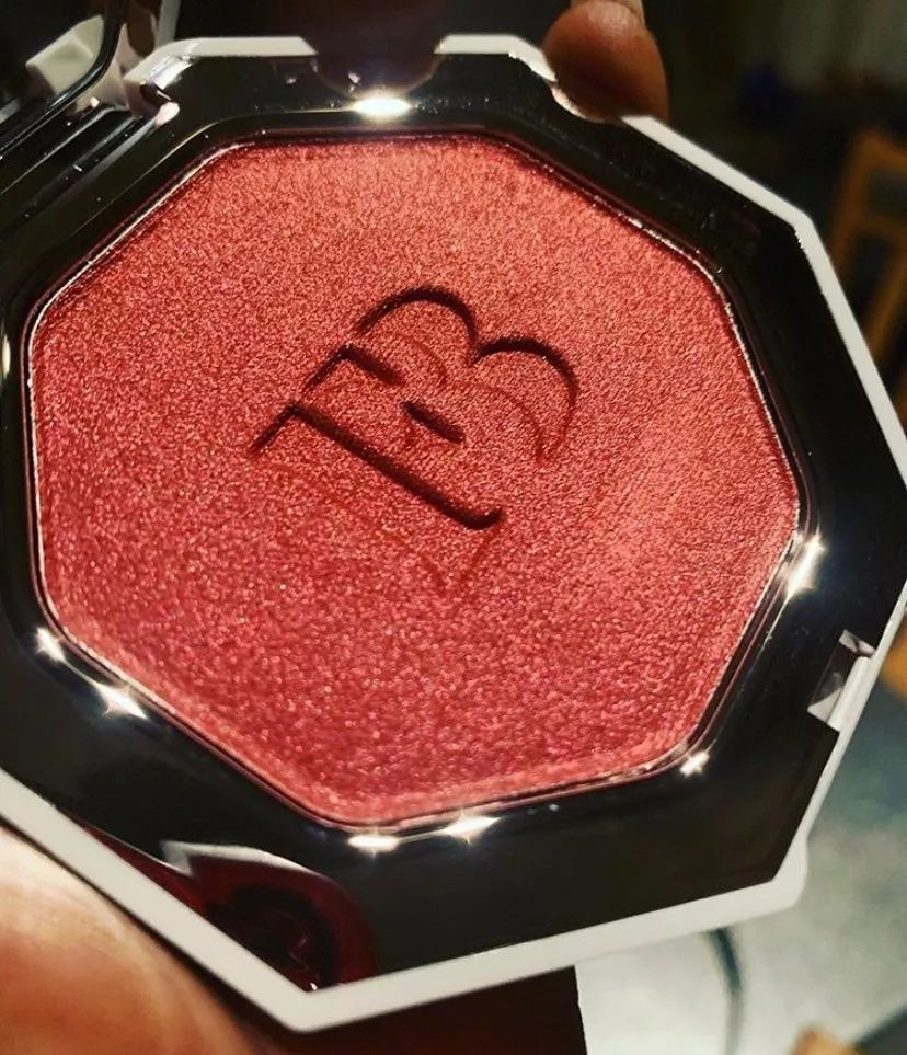 评评测测新品周报,蕾哈娜放过我吧,我没钱买高光了 评评测测 新品周报 美妆新品 美妆 第42张 评评测测新品周报,蕾哈娜放过我吧,我没钱买高光了 评评测测 新品周报 美妆新品 美妆 第42张