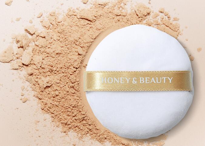 散粉如何上粉才贴服，散粉使用技巧方法 散粉 散粉方法 正确上散粉方法教程图片 美妆 第3张