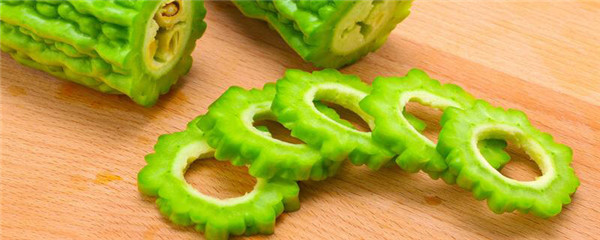 苦瓜面膜的功效与作用，苦瓜面膜的注意事项 护肤 第1张