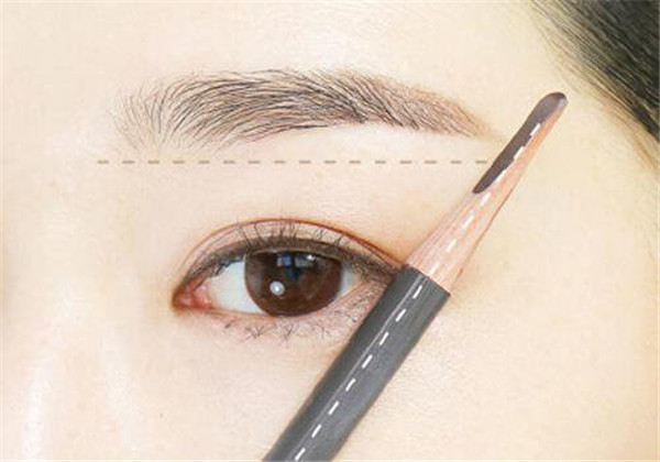 画眉毛的步骤 护肤 第3张