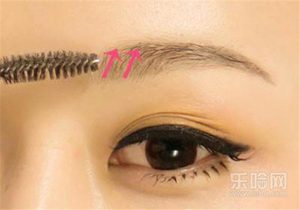 怎么画眉毛显年轻，5步骤打造减龄眉 护肤 第4张