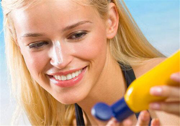 防晒和气垫哪个先用，先用防晒喷雾的好处 护肤 第2张