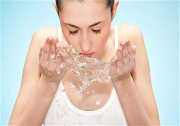 粉底液用在什么之后，原来粉底液前要用这么多东西 护肤 第1张