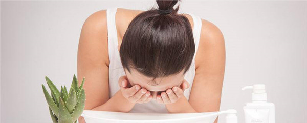 灌肤做完了之后用洗脸吗，灌肤后要用洗面奶吗 护肤 第1张