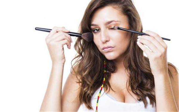 延缓肌肤老化的好习惯:按摩肌肤促进面部血液循环 肌肤 老化 第1张 延缓肌肤老化的好习惯:按摩肌肤促进面部血液循环 肌肤 老化 第1张