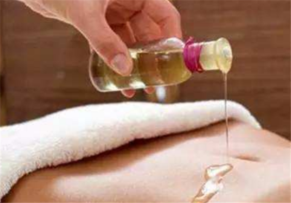 精油开背一个部位刮多久，全身精油经络疏通视频 精油 开背 第2张