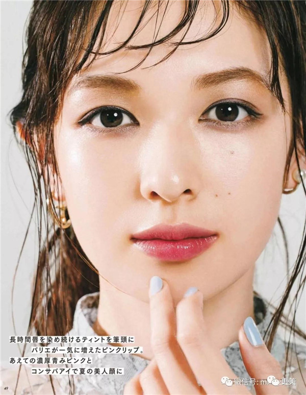 细弯眉妆容打造超强时尚感和精致度，细弯眉画法 细弯眉 时尚感 第20张