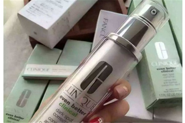 兰蔻智能密钥臻白精华乳能抑制黑色素，保湿力好可水嫩肌肤 精华乳 肌肤 第1张