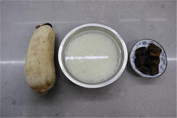 红糖糯米藕含丰富维生素c，能促进肠胃的蠕动补气补血 红糖糯米 补血 第2张