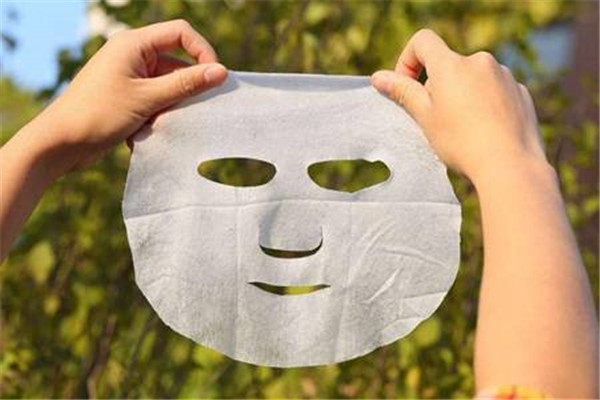 月经时敷面膜能补充肌肤营养,晒后敷面膜大量补水修复 面膜 肌肤 第2张 月经时敷面膜能补充肌肤营养,晒后敷面膜大量补水修复 面膜 肌肤 第2张