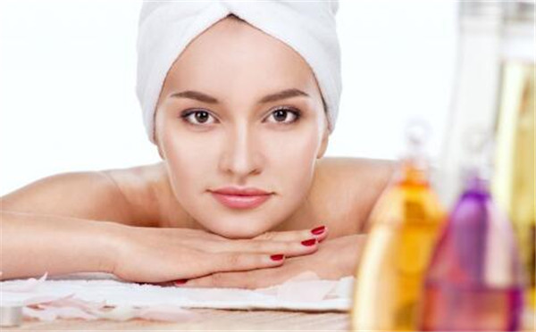 介绍了几款养颜润色的食谱，改善肤色的两个食疗好习惯 养颜 润色 第1张