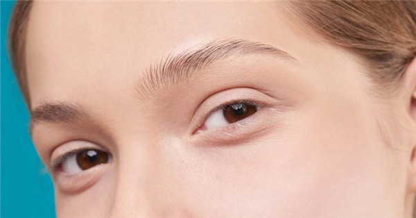 如何判断肤质及各种肤质的护肤方法 判断肤质 干性肤质 敏感肤质 普通肤质 油性肤质 混合肤质 肤质 肤质检测 第1张