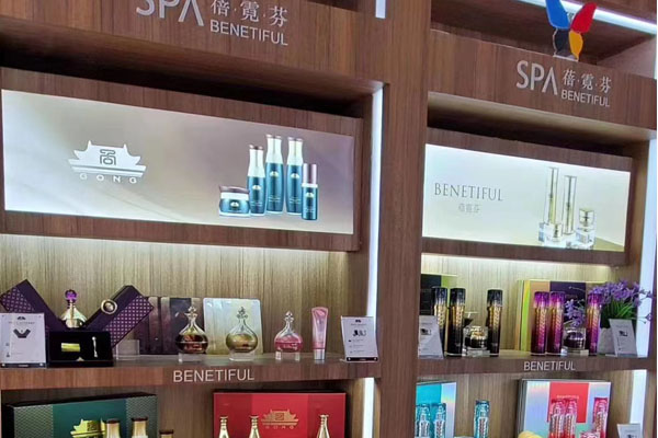 开维娜的店挣钱吗，维娜加盟最低多少钱 维娜化妆品 第2张