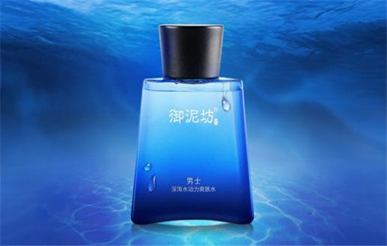 爽肤水用完多久用乳液，夏天只涂爽肤水可以吗