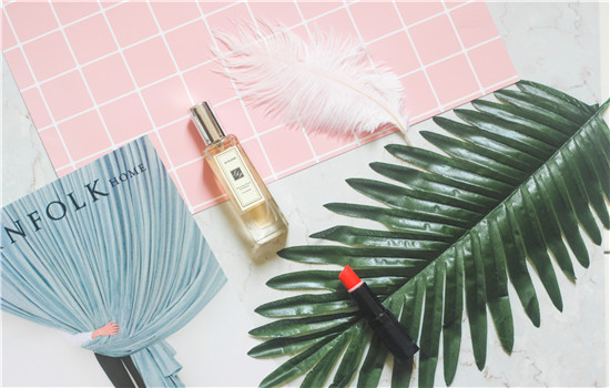 透明质酸钠在化妆品中的作用，常见的化妆品成分有什么作用